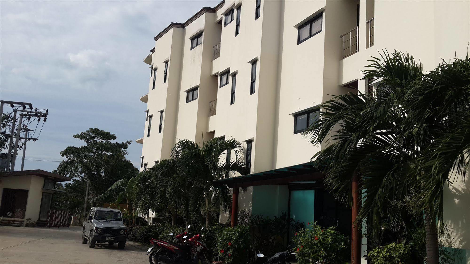 Chaweng Lakeview Condotel Exterior photo